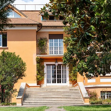 La Gallese By In Rome