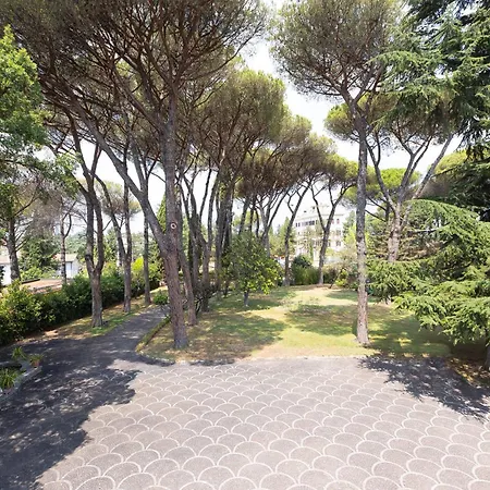 La Gallese By In Rome